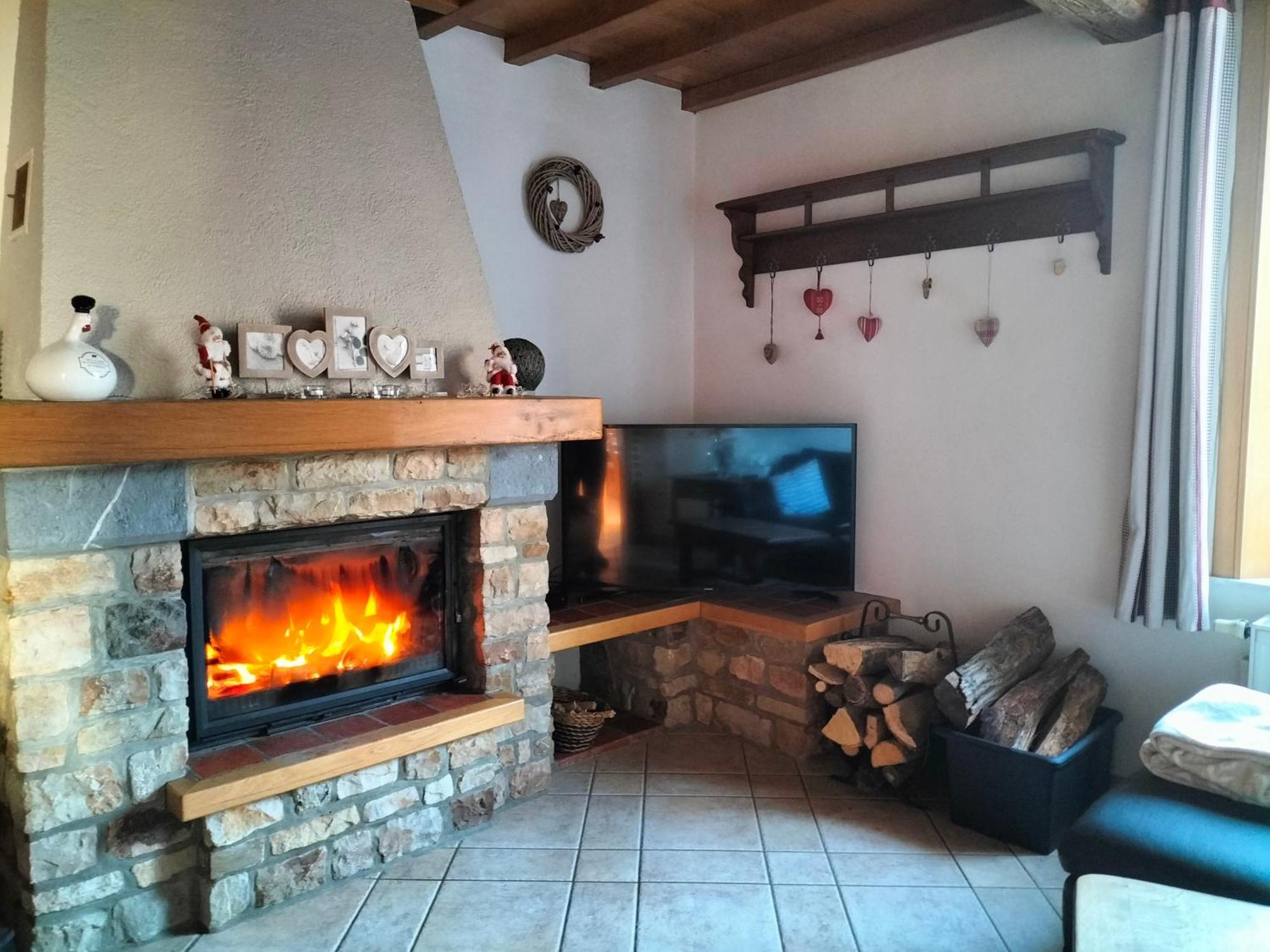 Gite La Dame Au Lit Gite A La Ferme Momignies Dış mekan fotoğraf