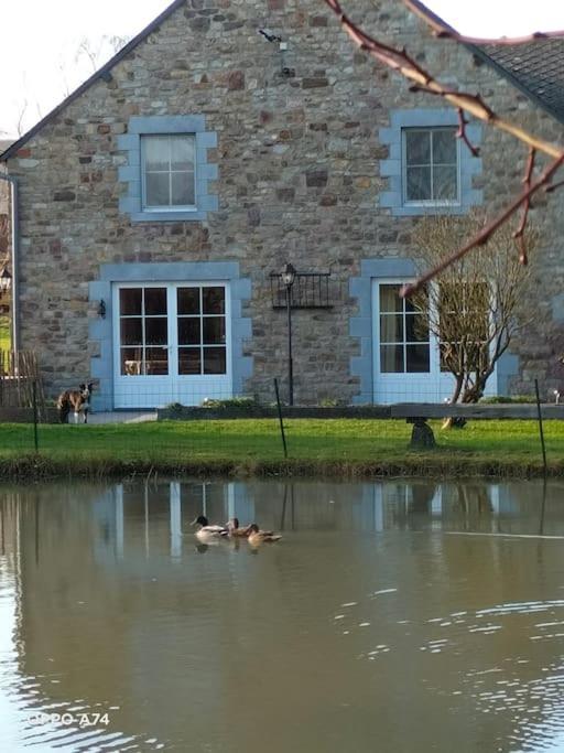 Gite La Dame Au Lit Gite A La Ferme Momignies Dış mekan fotoğraf