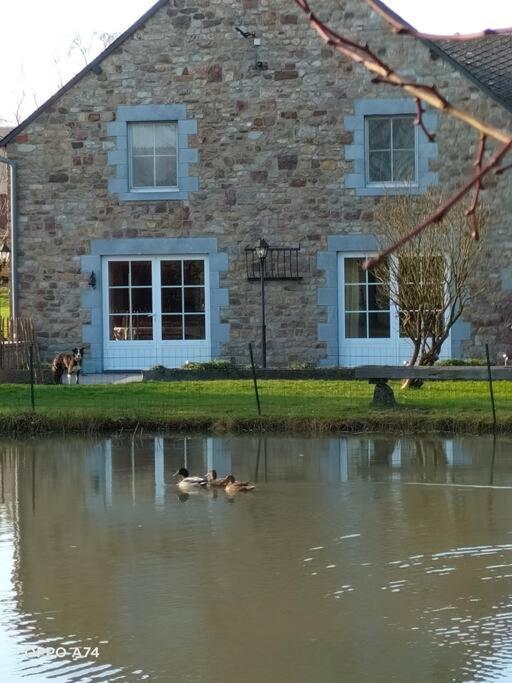 Gite La Dame Au Lit Gite A La Ferme Momignies Dış mekan fotoğraf
